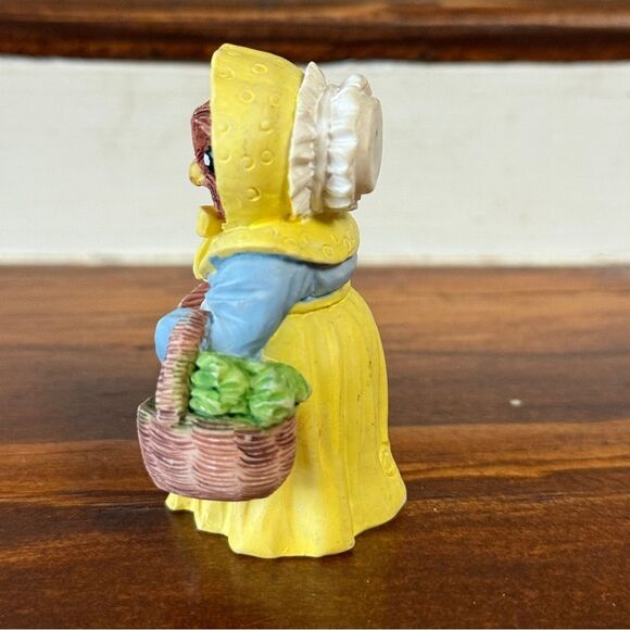 Vintage JC 1991 Tiny Mrs Owl miniature collectable figurine with Basket - Picture 3 of 10